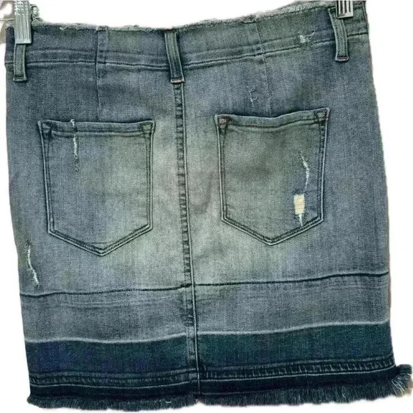J Brand | Distressed Frayed Hem Blue Jean Medium to dark Wash Mini Skirt Sz 27 4 - Picture 2 of 7